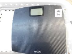 1 TAYLOR DIGITAL BARHROOM SCALE RRP Â£29.99