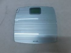 1 TAYLOR DIGITAL BARHROOM SCALE RRP Â£29.99