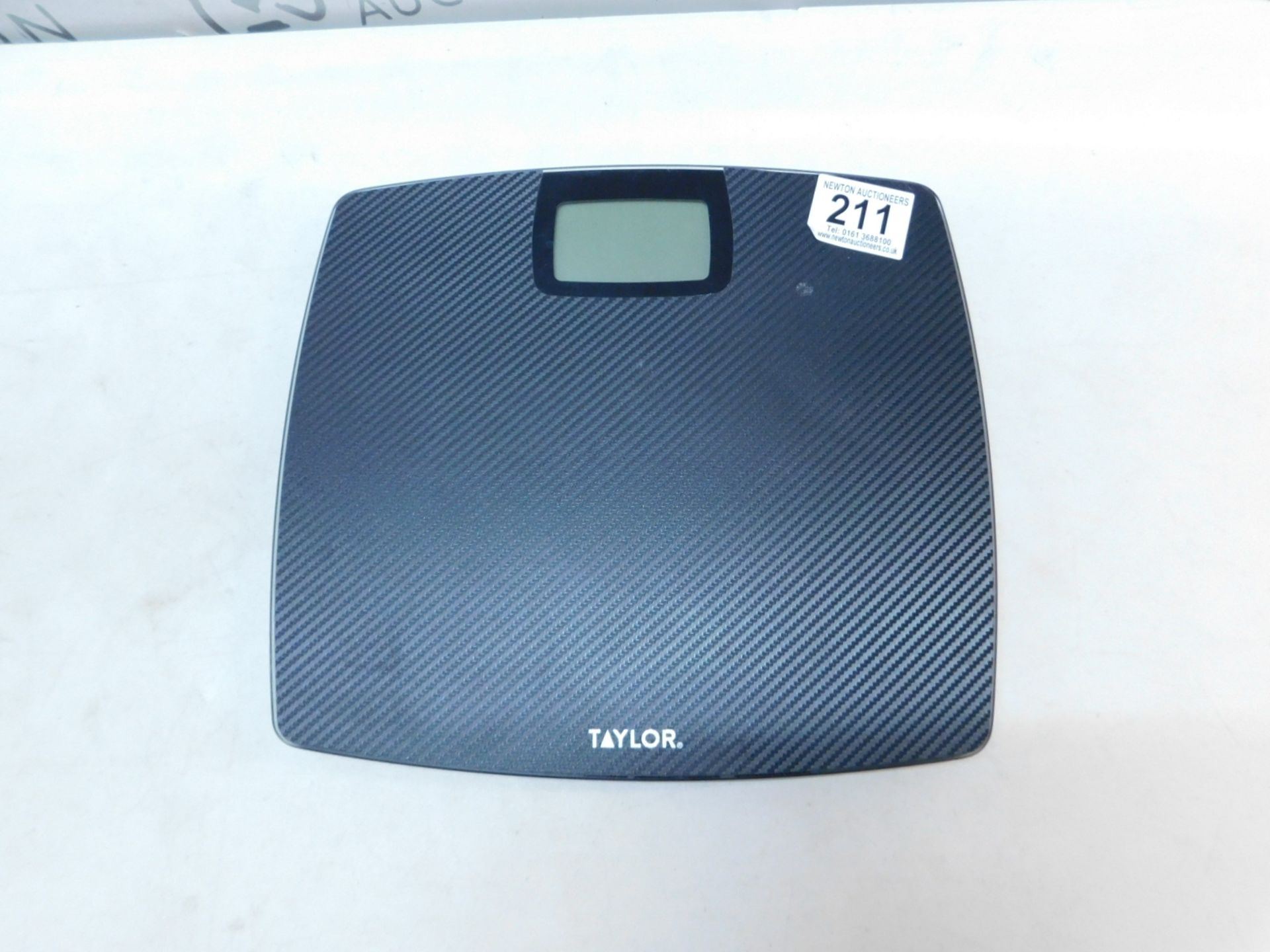 1 TAYLOR DIGITAL BARHROOM SCALE RRP Â£29.99