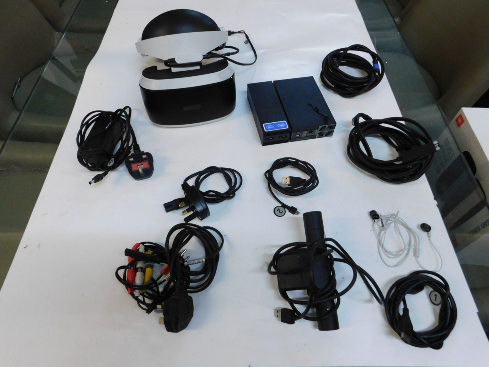 1 SONY PLAYSTATION VR PSVR CUH-ZVR2 VIRTUAL REALITY HEADSET PS4 RRP Â£149.99
