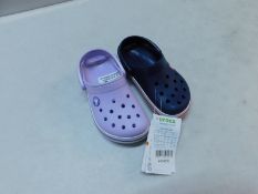 1 PAIR OF KIDS CROCS IN DIFFERENT SIZES 11 RRP Â£24.99