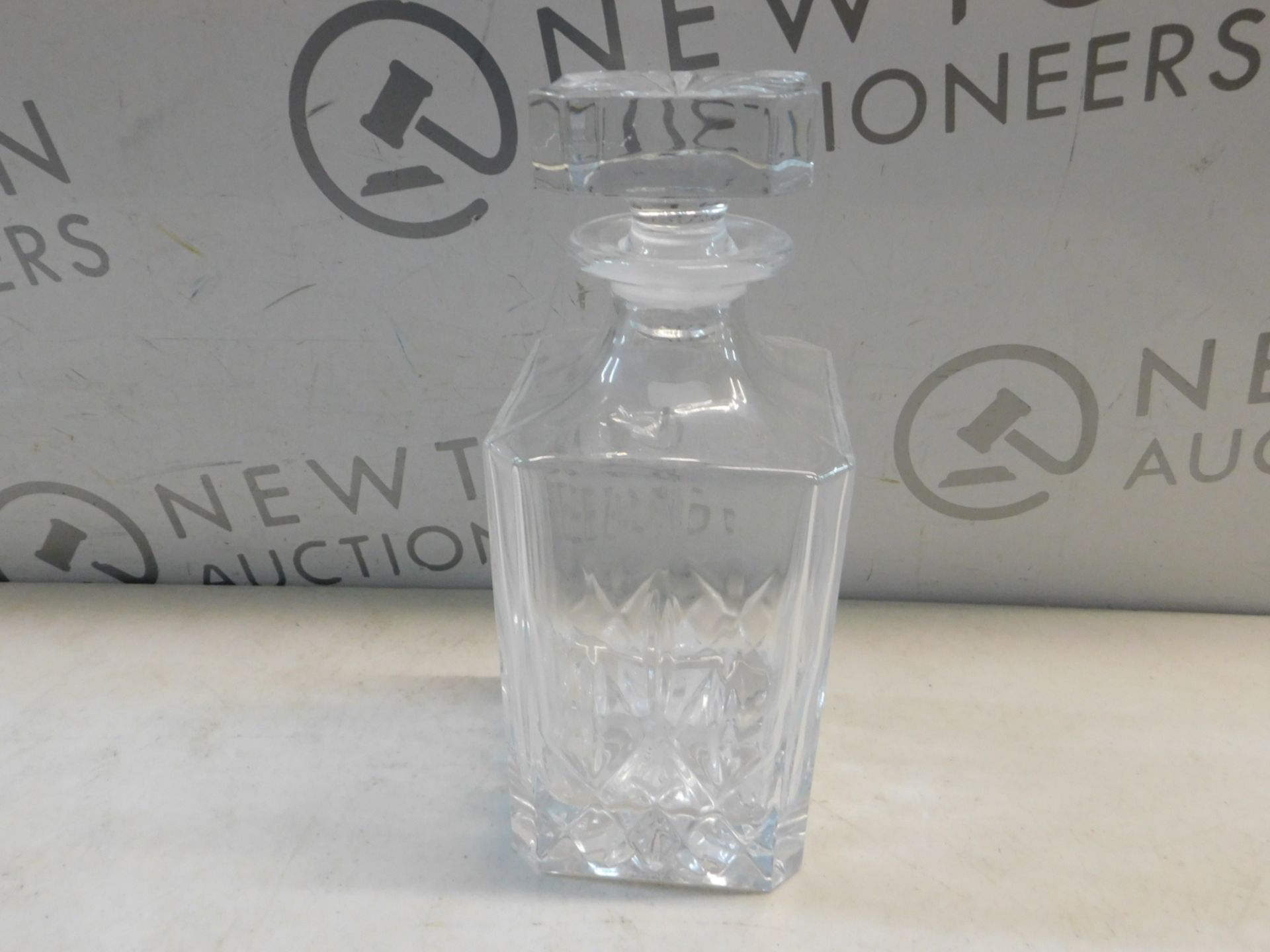 1 ROYAL DULTON DECANTER RRP Â£29.99