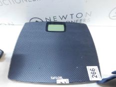 1 TAYLOR DIGITAL BARHROOM SCALE RRP Â£29.99