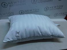 1 HOTEL GRAND DOUBLE TOP GOOSE FEATHER & GOOSE DOWN PILLOW RRP Â£19.99