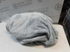 1 QUEEN PLUSH BLANKET RRP Â£29.99