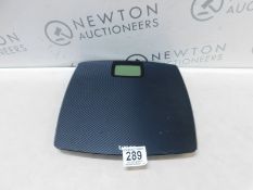 1 TAYLOR DIGITAL BARHROOM SCALE RRP Â£29.99