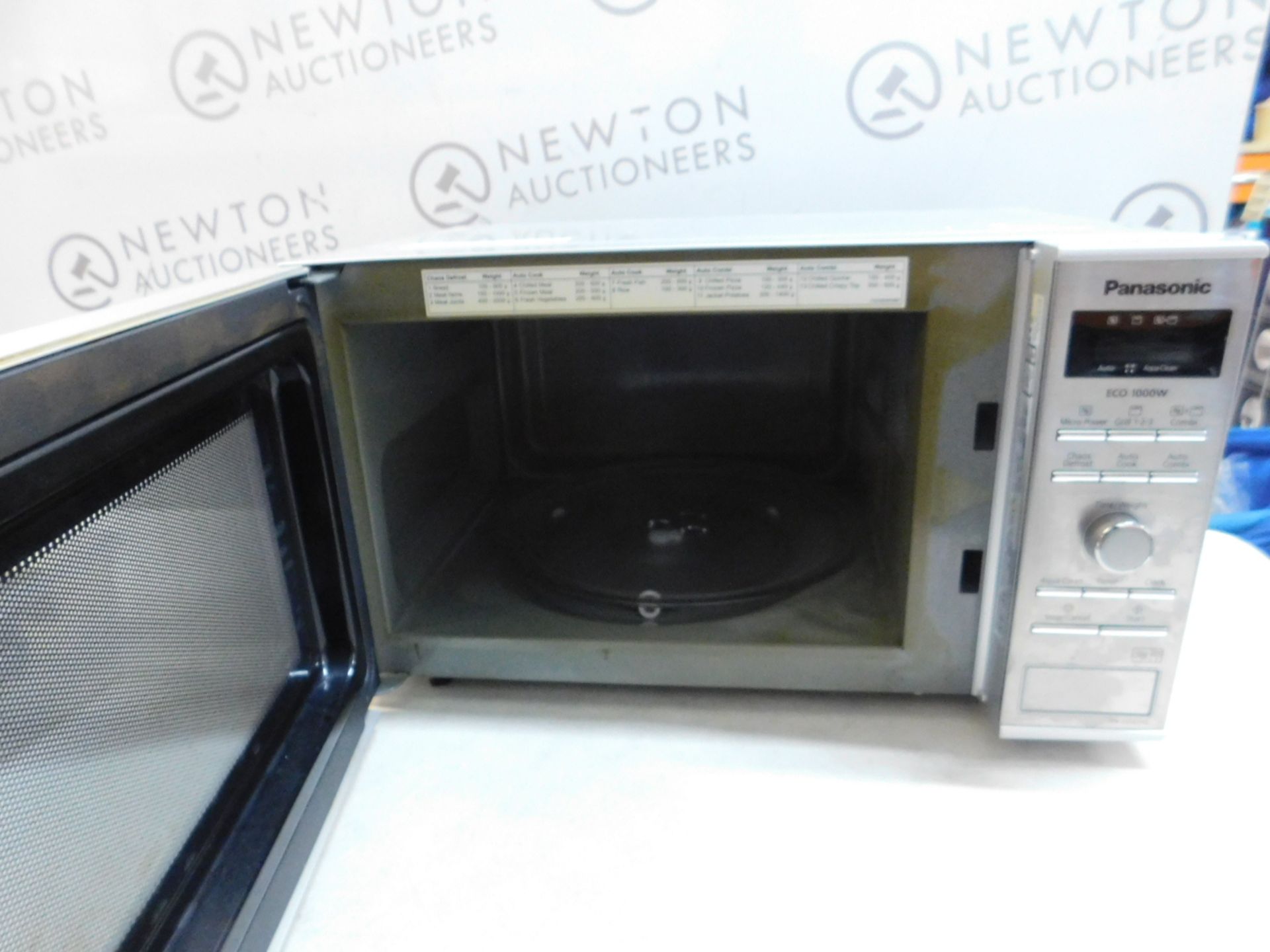 1 PANASONIC NN-GD37HS STAINLESS STEEL INVERTER MICROWAVE RRP Â£249