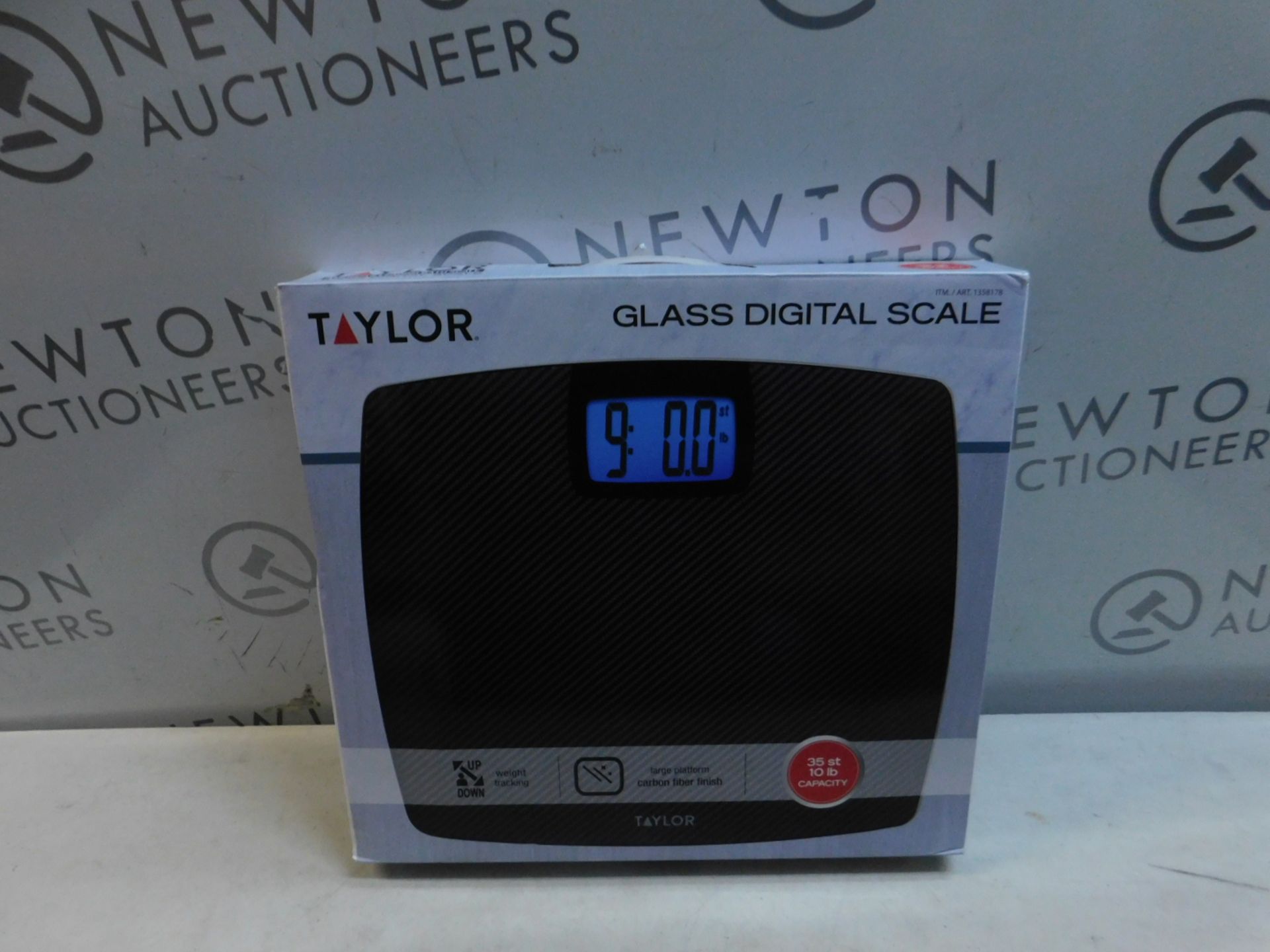 1 BOXED TAYLOR DIGITAL BARHROOM SCALE RRP Â£29.99