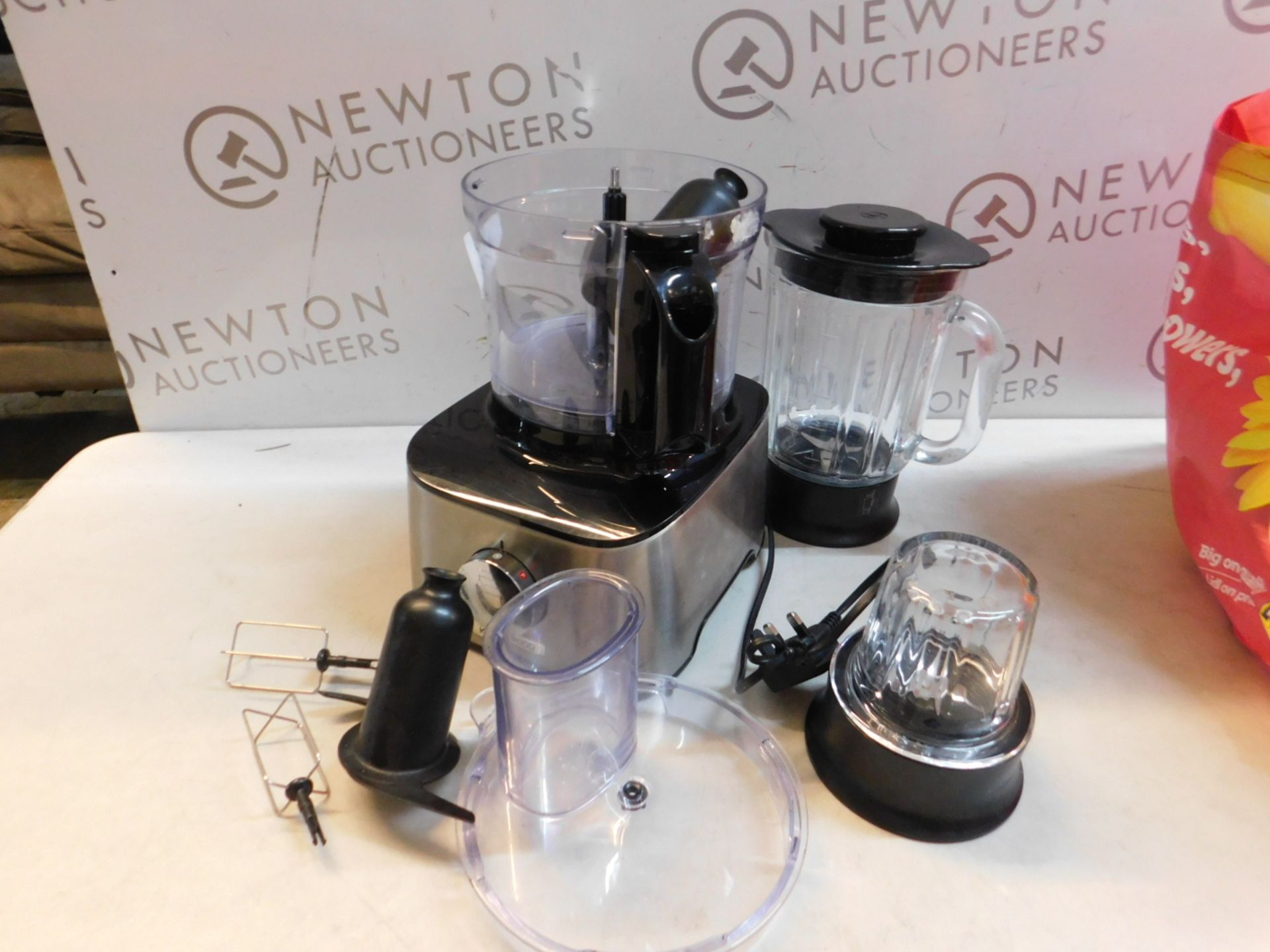 1 KENWOOD FDM302SS 800W 2.1L MULTI-PRO COMPACT FOOD PROCESSOR WITH ACCESSORIES RRP Â£129.99