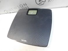 1 TAYLOR DIGITAL BARHROOM SCALE RRP Â£29.99