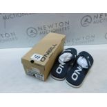 1 BOXED NEW ONEILL JACK SLIPPERS SIZE 10 RRP Â£19