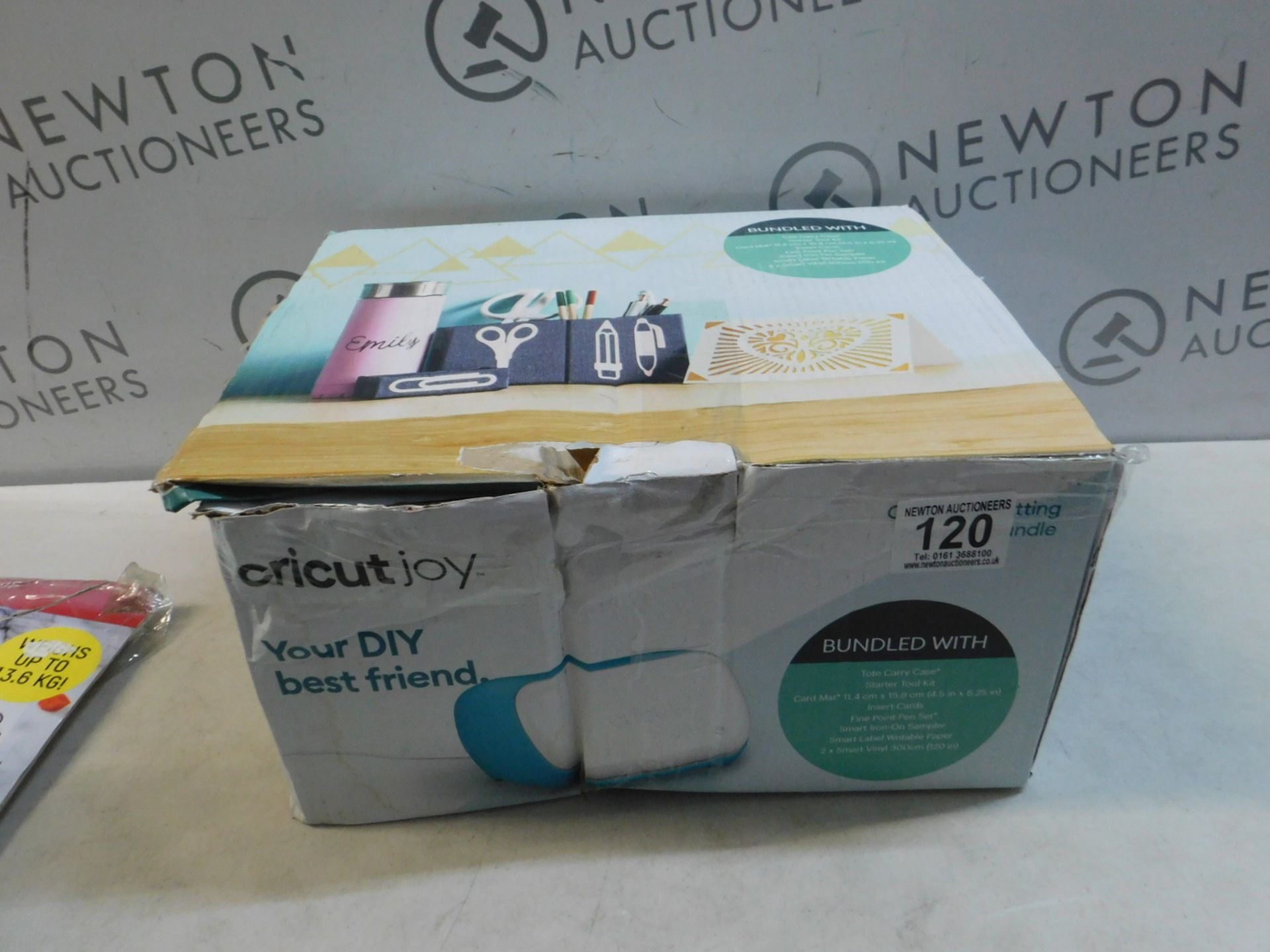 1 BOXED CRICUT JOY SMART CUTTING MACHINE RRP Â£299