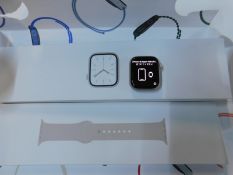 1 BOXED APPLE WATCH SERIES 7 STARTLIGHT ALUMINUM CASE STARLIHT SPORT BAND 41MM MODEL A2473 RRP Â£