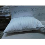 1 HOTEL GRAND DOUBLE TOP GOOSE FEATHER & GOOSE DOWN PILLOW RRP Â£29.99
