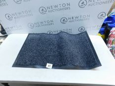 1 RUBBERISED ENTRANCE MAT RRP Â£11.99