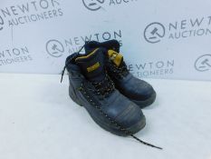 1 PAIR OF MENS DEWALT RENTON WORK BOOTS UK SIZE 10 RRP Â£49