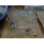 2 further trays of cut glass incl. 2 fruit bowls, drinking glasses incl.