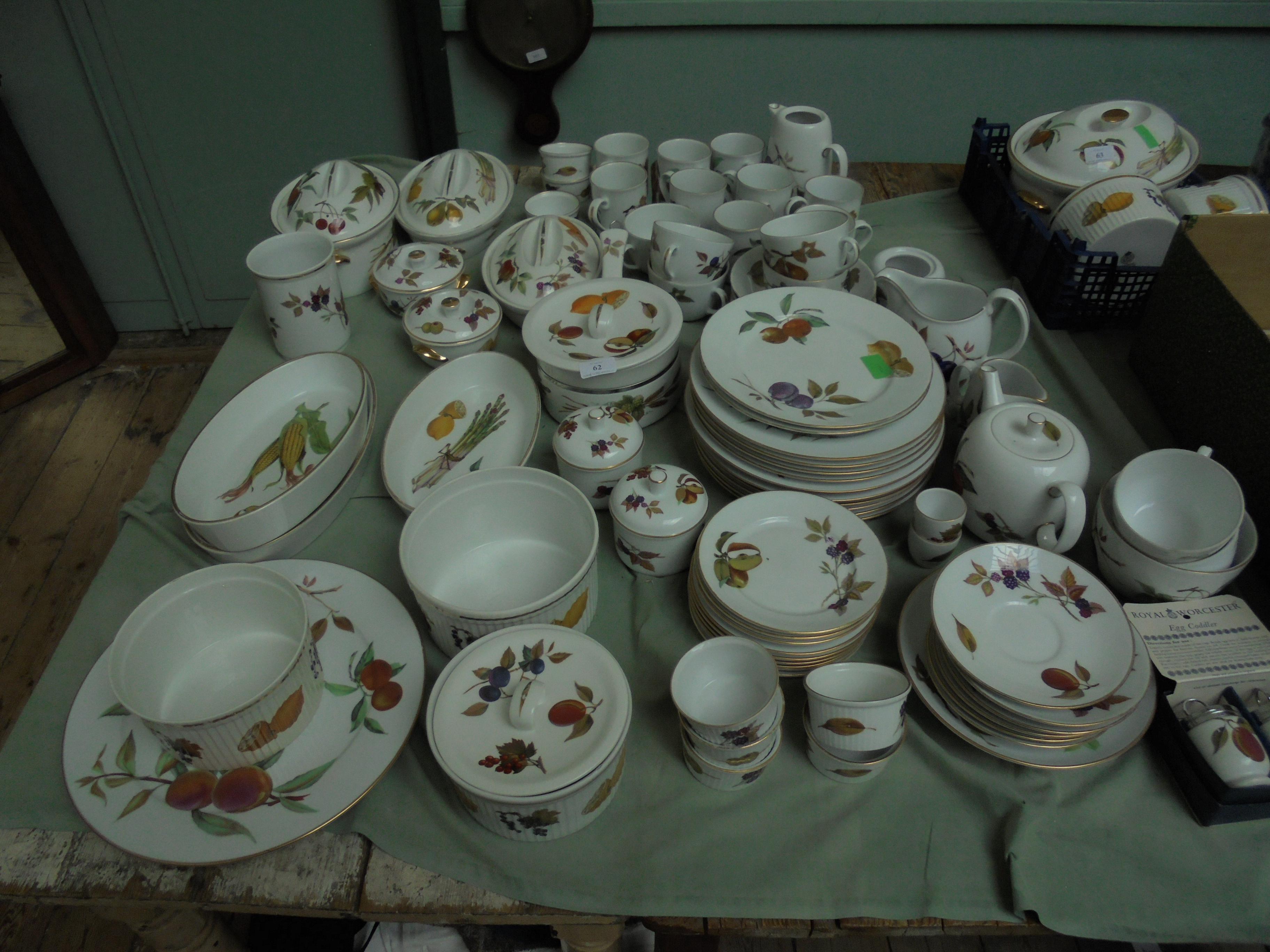 Large collection of Royal Worcester porcelain entitled 'Evesham' including 10x dinner plates,