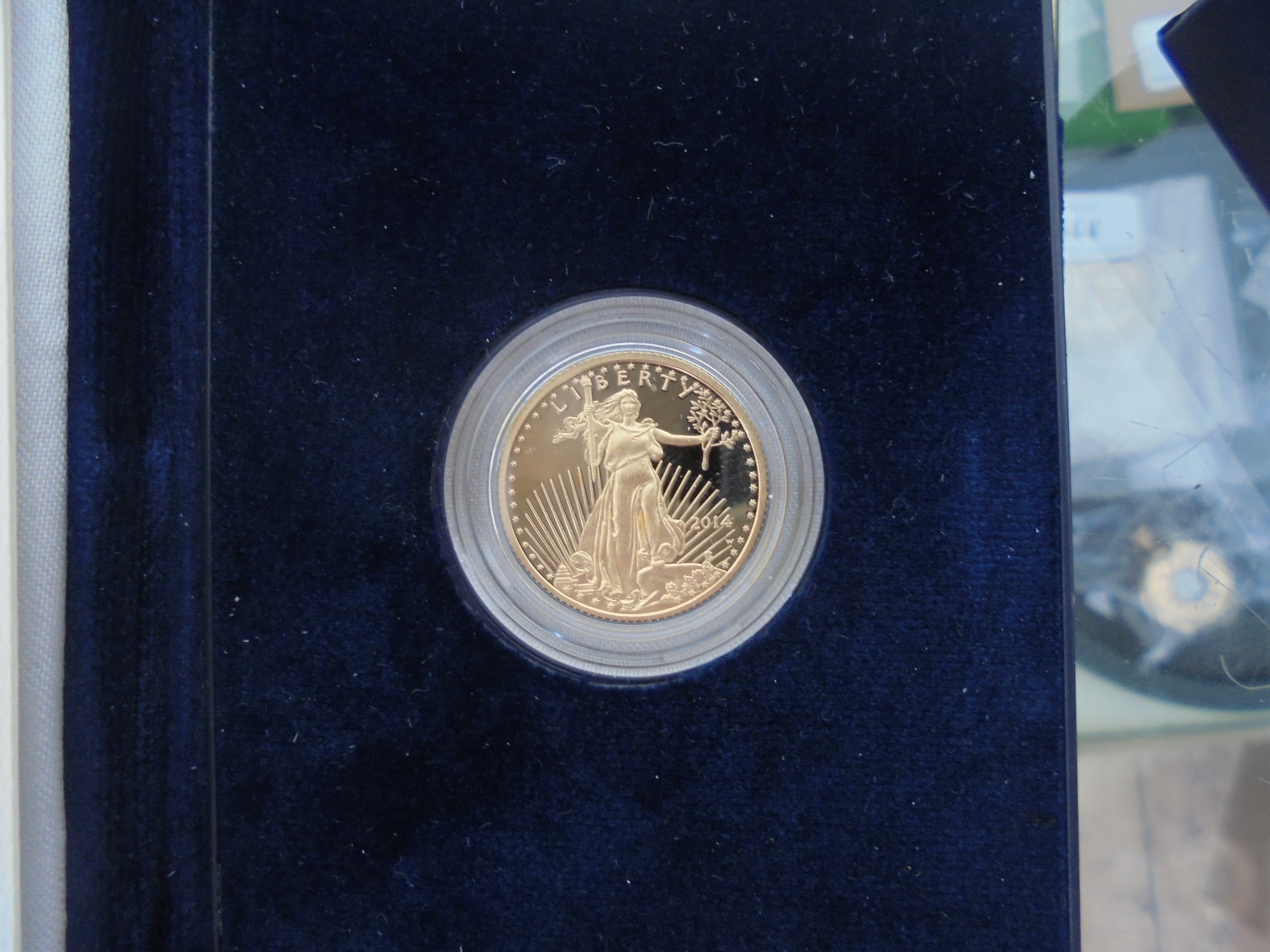 Superb American Eagle 1 1/4oz proof gold bullion coin issued by United States Mint dated 2012 in - Image 2 of 3