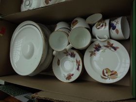 Further collection of Royal Worcester Evesham cups, saucers, plates, dinner plates etc.