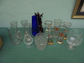 Box containing a number of drinking glasses incl.