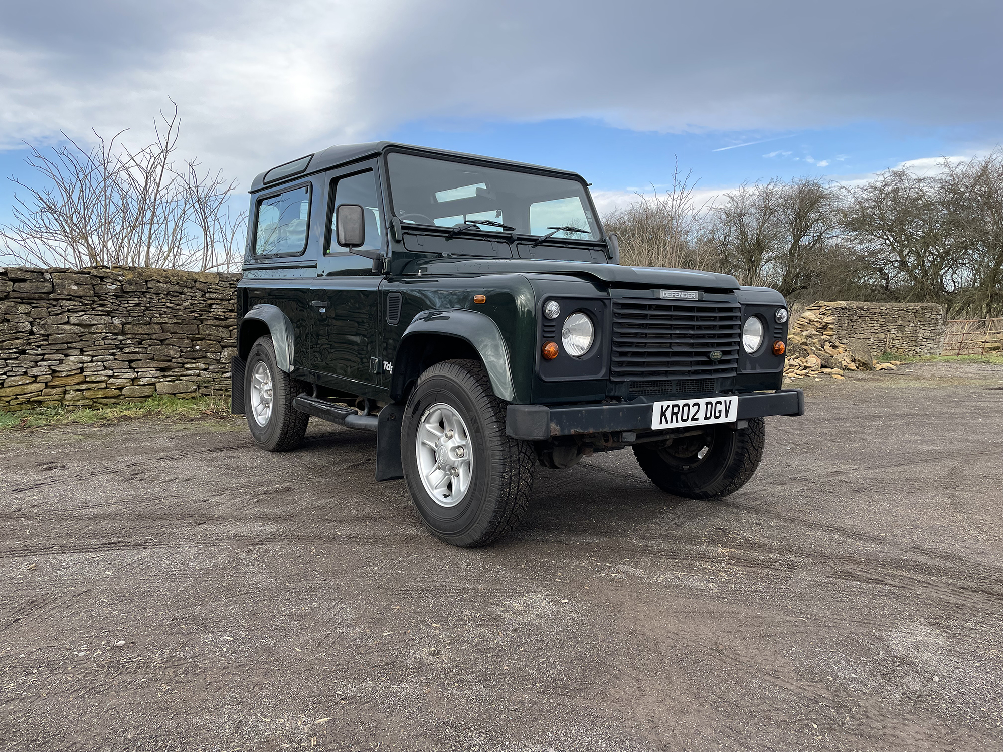 2002 Land Rover Defender 90 TD5 County Station Wagon Reg. no.KR02 DGV Chassis no.SALLDVB572A640261 - Image 3 of 19