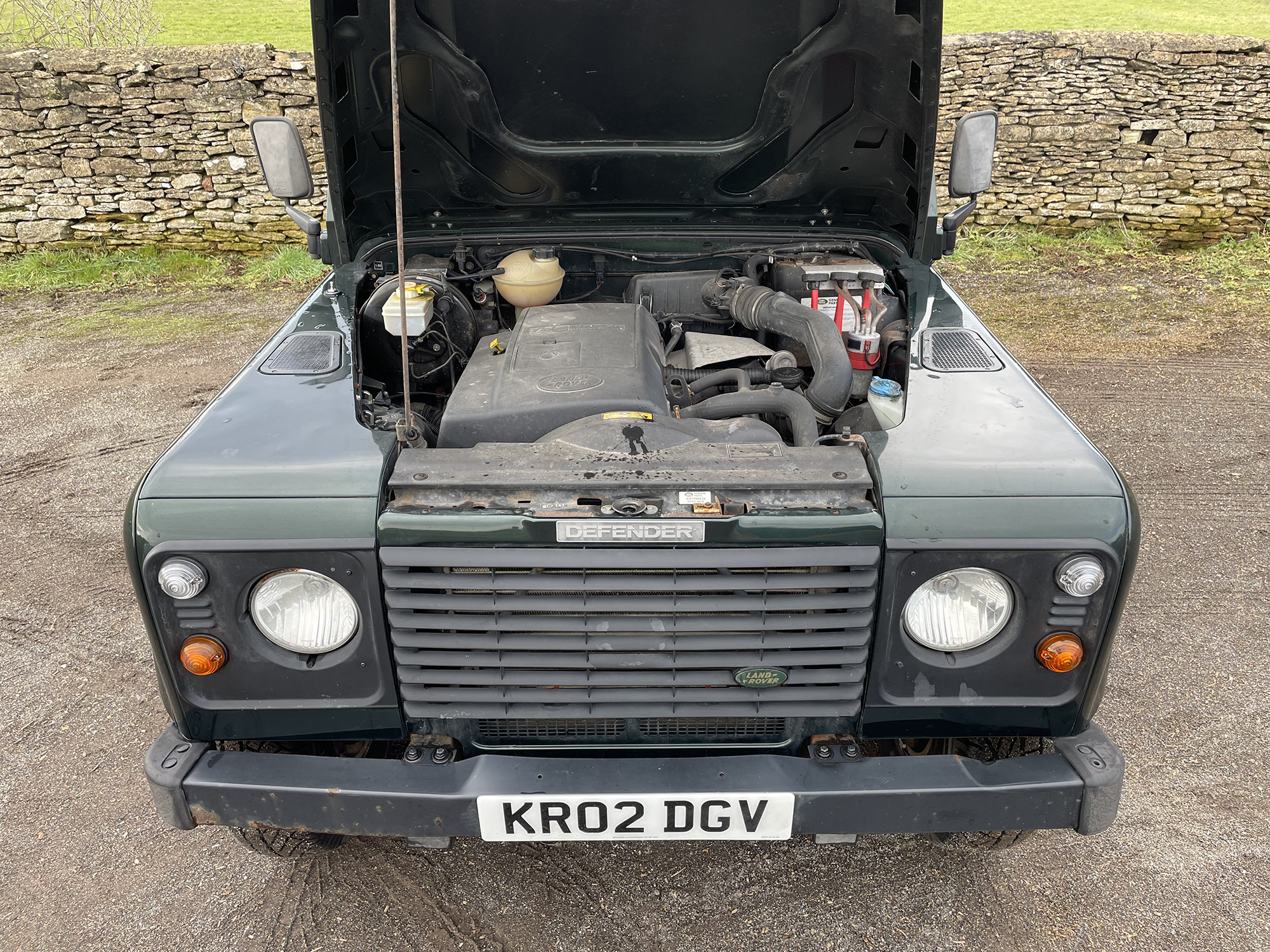 2002 Land Rover Defender 90 TD5 County Station Wagon Reg. no.KR02 DGV Chassis no.SALLDVB572A640261 - Image 10 of 19