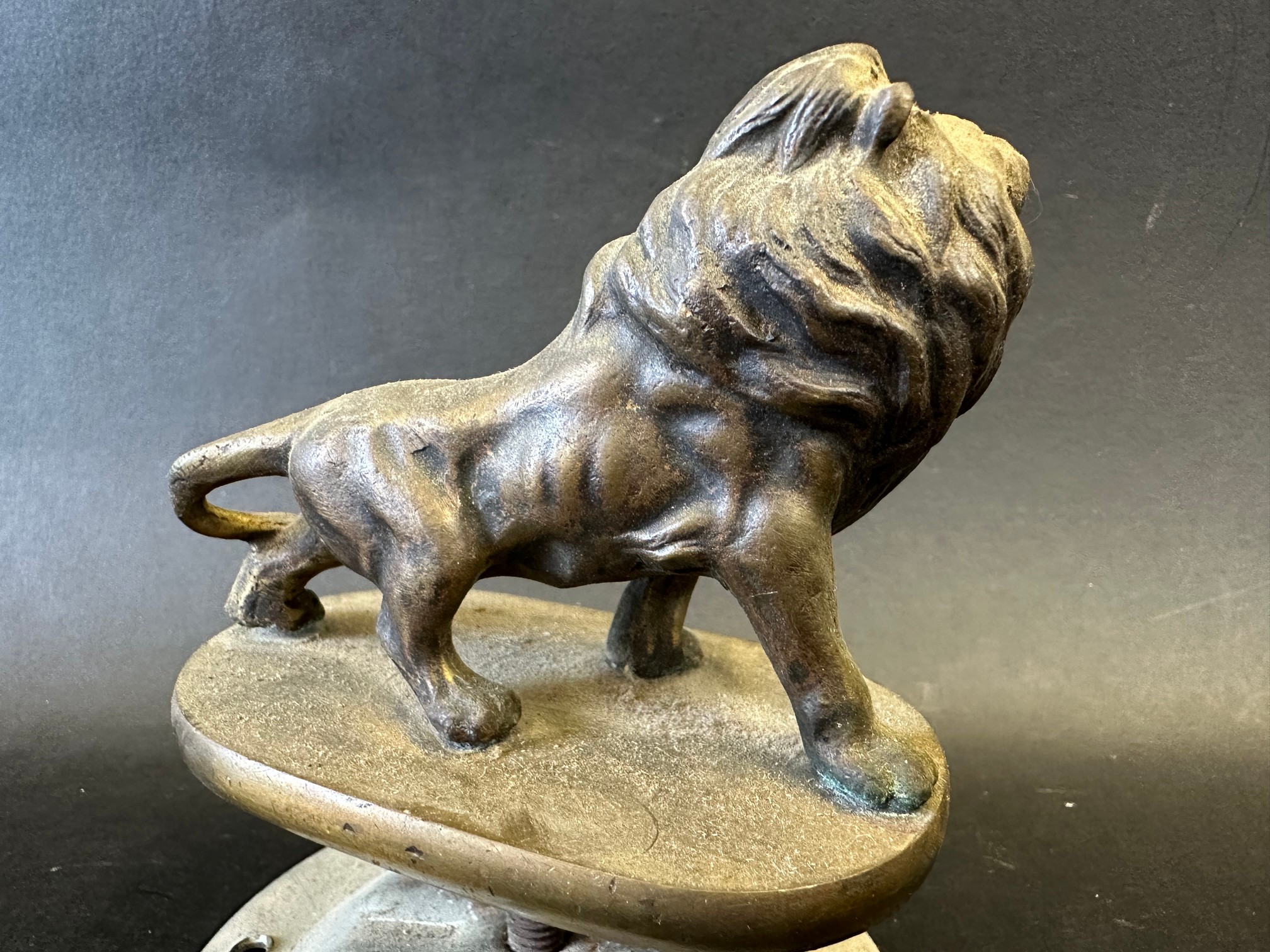 A good quality car accessory mascot in the form of a prowling lion, display base mounted, approx 4 - Image 3 of 3
