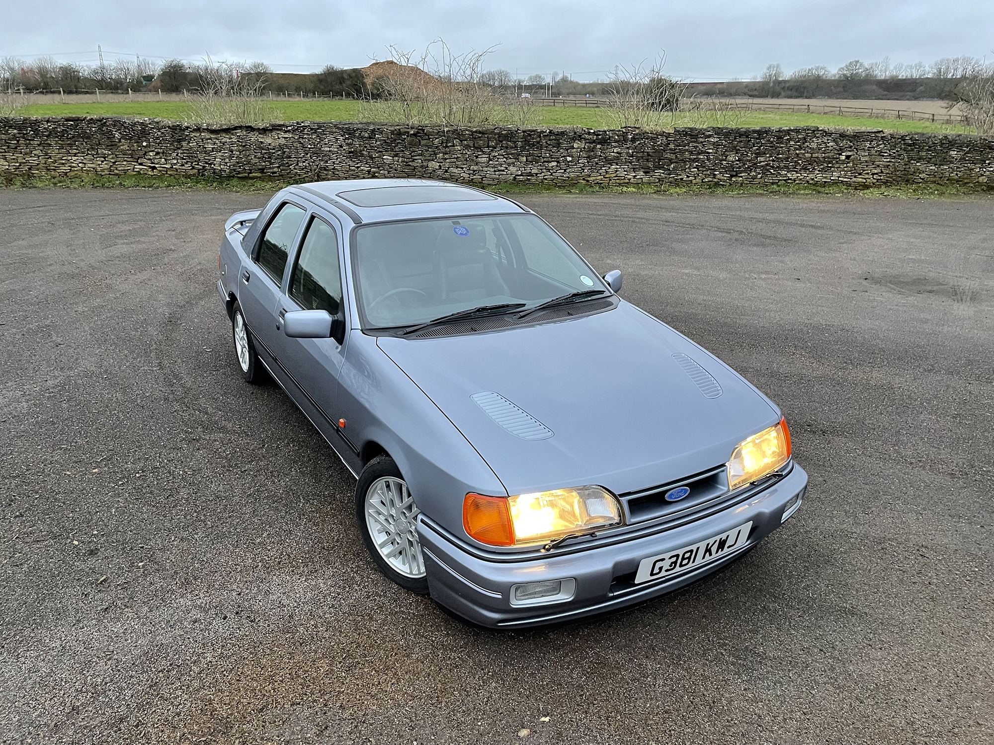 1989 Ford Sierra RS Cosworth Reg. no. G381 KWJ Chassis no. WF0FXXGBBFKR01249 - Image 14 of 26