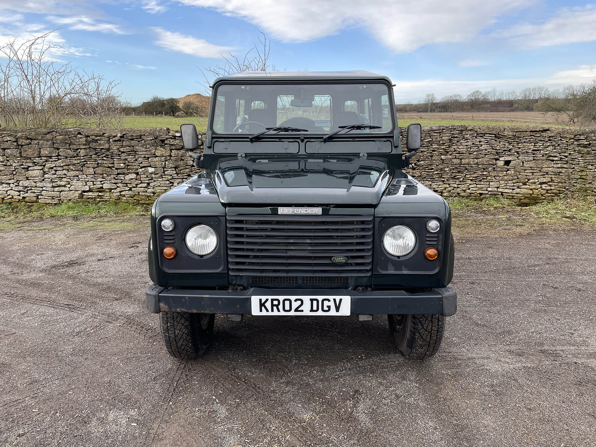 2002 Land Rover Defender 90 TD5 County Station Wagon Reg. no.KR02 DGV Chassis no.SALLDVB572A640261 - Image 6 of 19