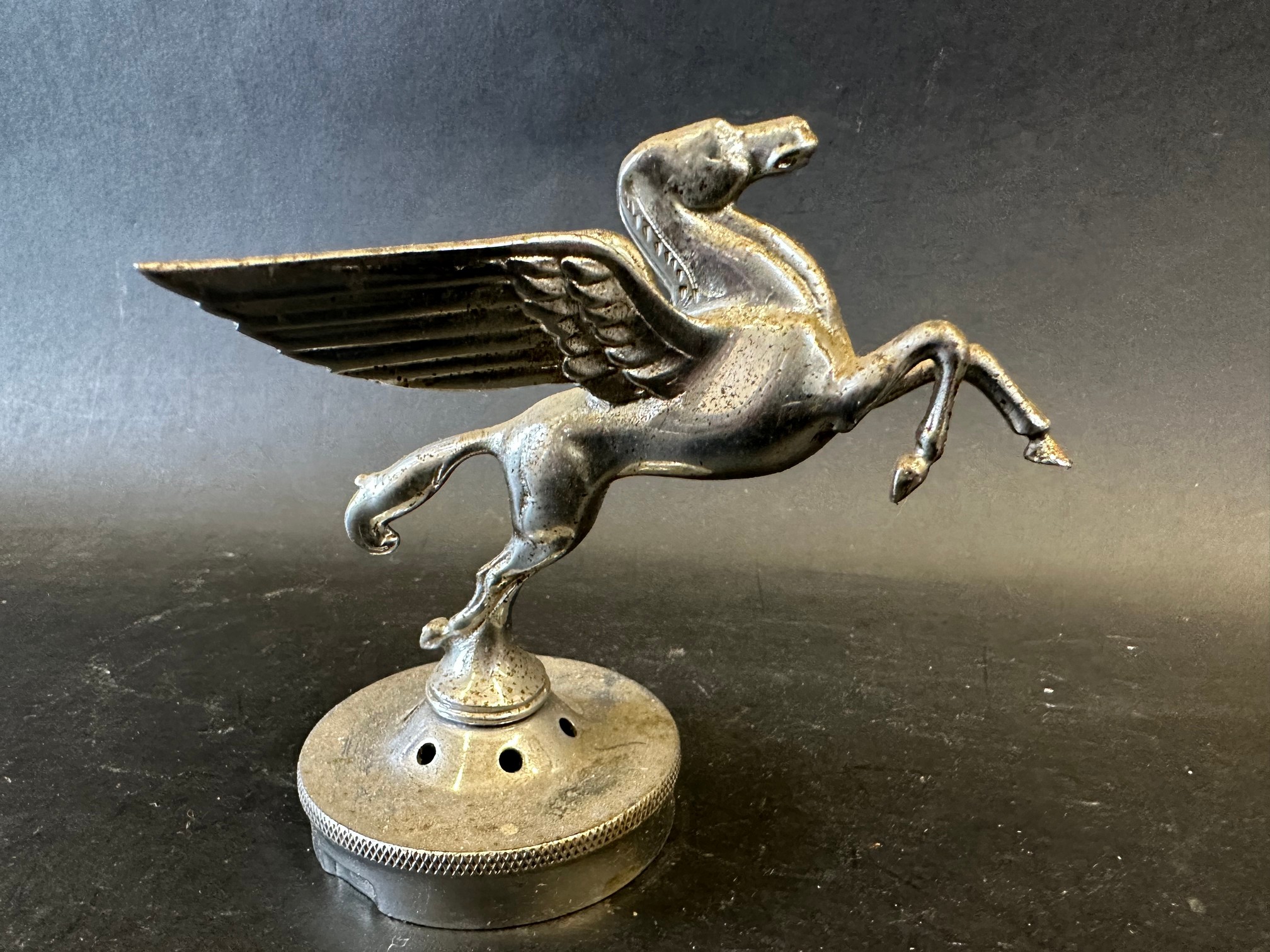 A Mobil Oil winged horse/Pegasus car mascot, display base mounted, approx. 4 1/2" tall overall. - Image 2 of 2