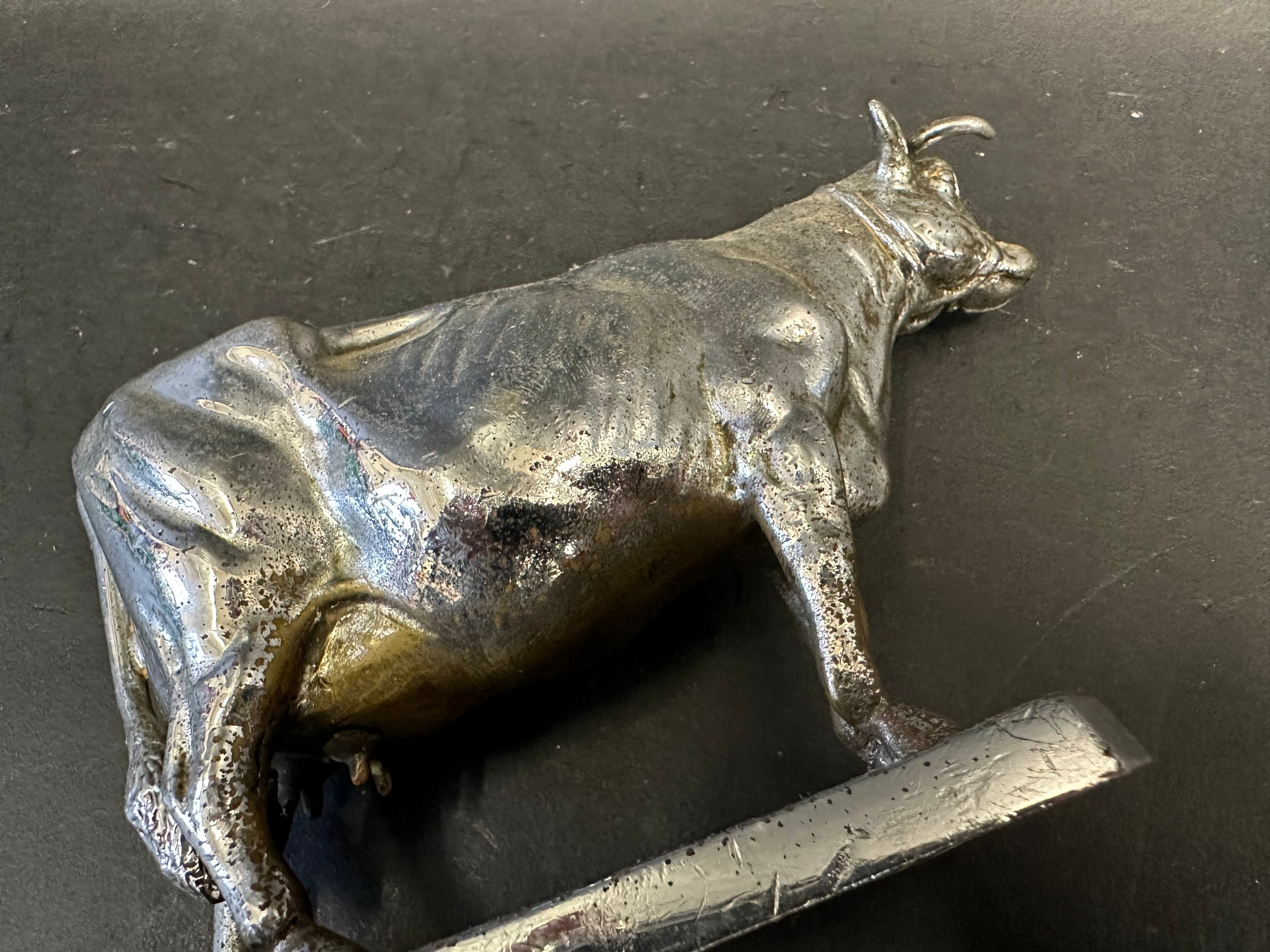 A car accessory mascot in the form of a cow, approx. 3 1/2" high. - Image 4 of 5
