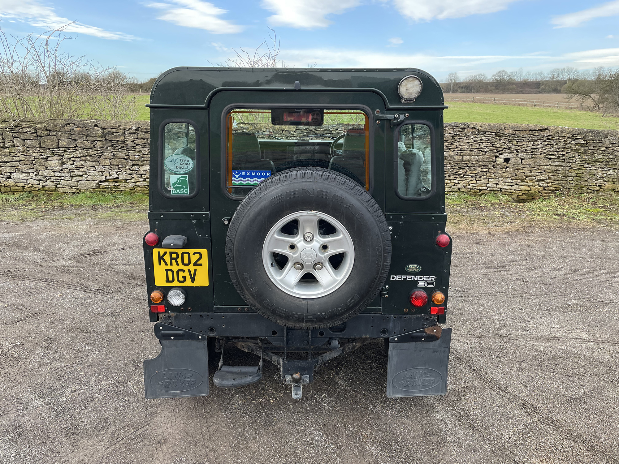 2002 Land Rover Defender 90 TD5 County Station Wagon Reg. no.KR02 DGV Chassis no.SALLDVB572A640261 - Image 8 of 19