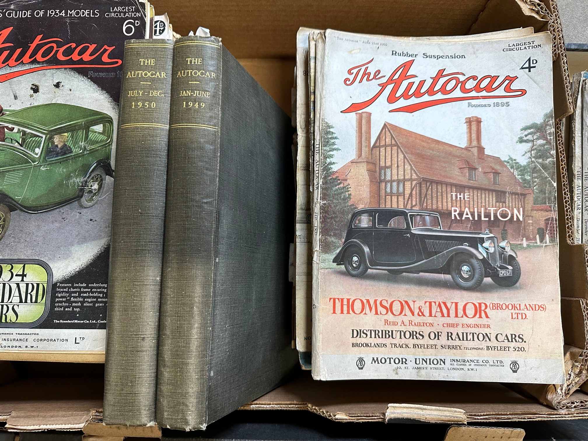 An extensive collection of Autocar magazines, 1930s and later, mostly early editions. - Image 2 of 3