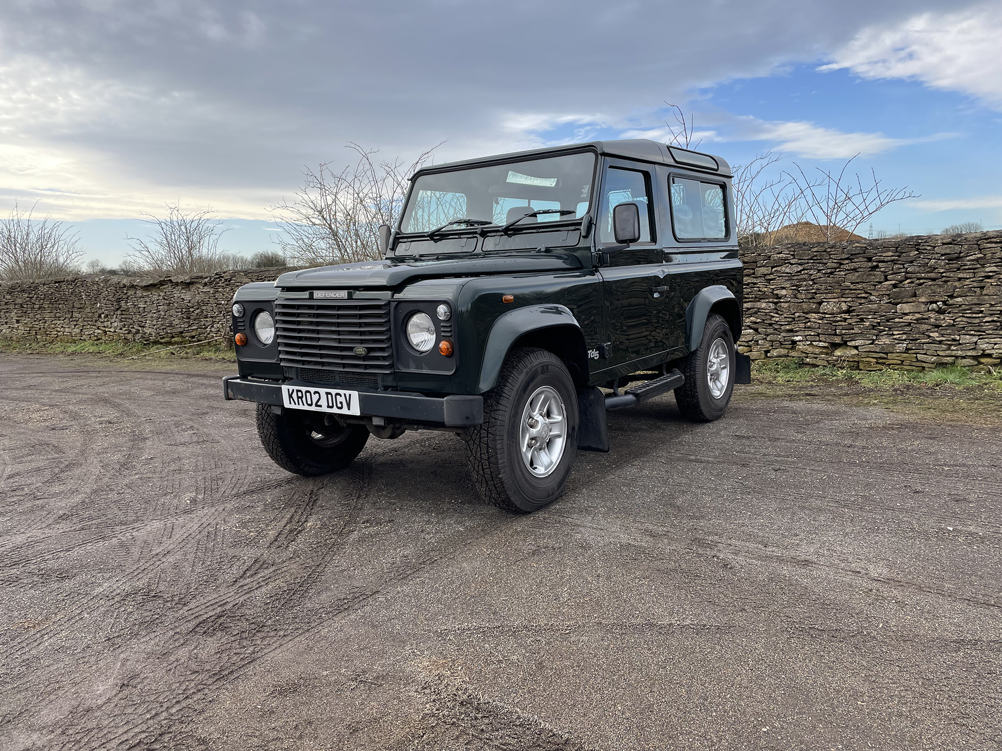 2002 Land Rover Defender 90 TD5 County Station Wagon Reg. no.KR02 DGV Chassis no.SALLDVB572A640261 - Image 2 of 19