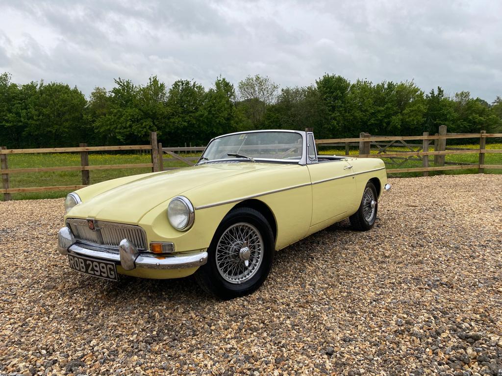 1969 MGB Roadster Reg. no. ROB 299G Chassis no. GHN4156082G Engine no. 18GDRWEH5162 - Image 25 of 26