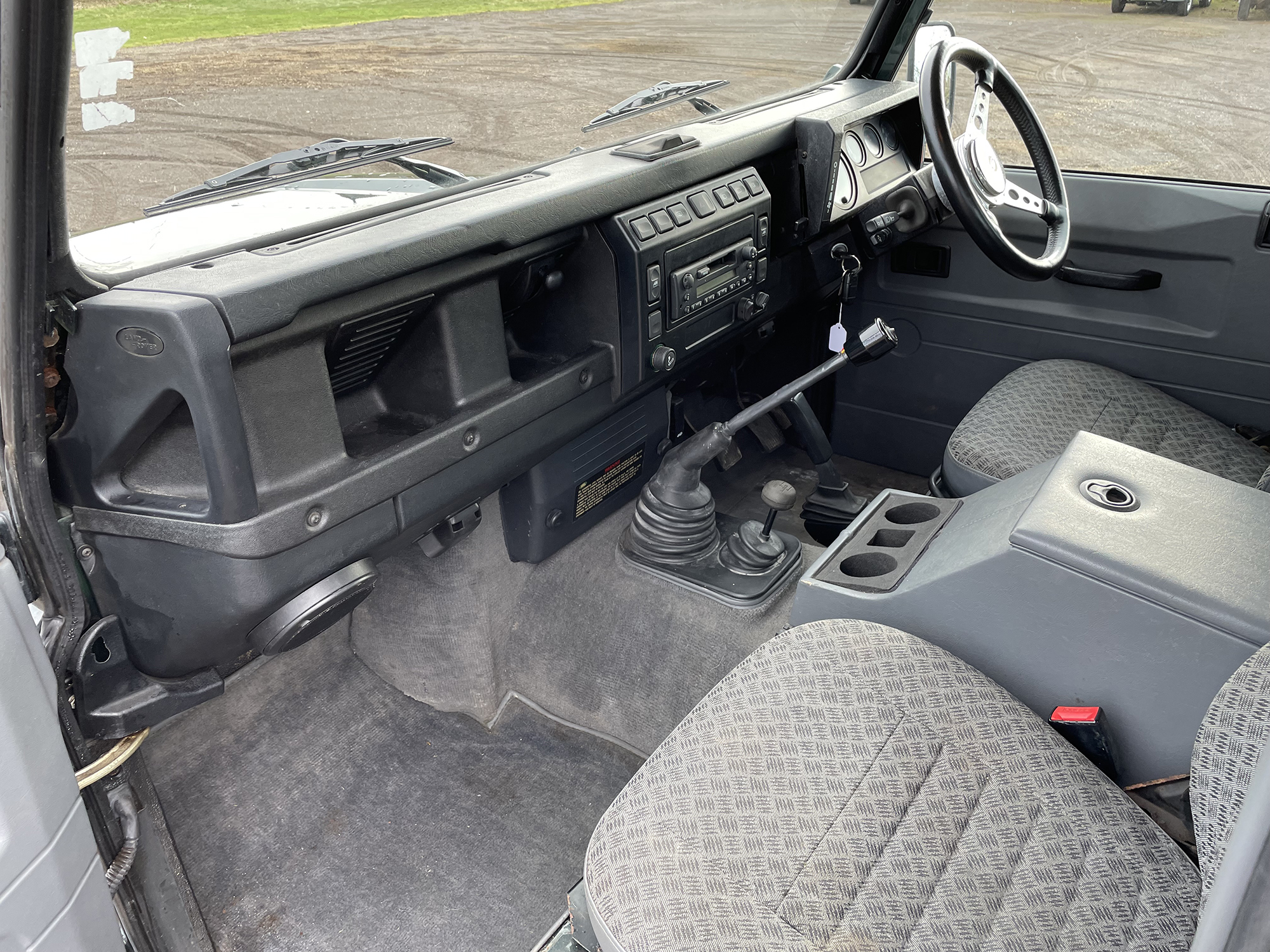 2002 Land Rover Defender 90 TD5 County Station Wagon Reg. no.KR02 DGV Chassis no.SALLDVB572A640261 - Image 11 of 19