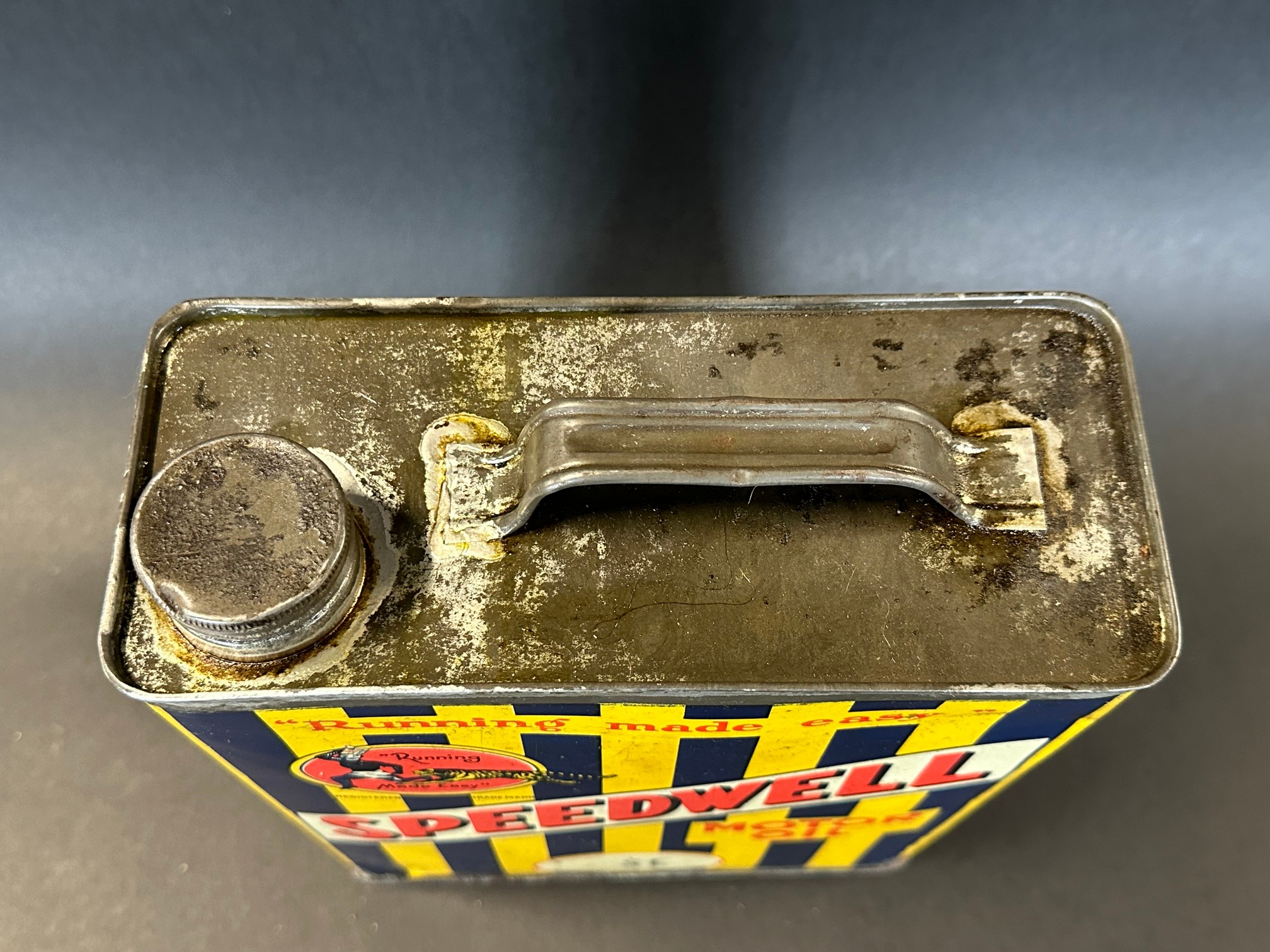A Speedwell Motor Oil gallon can in good condition, complete with Speedwell sealed cap. - Image 4 of 8