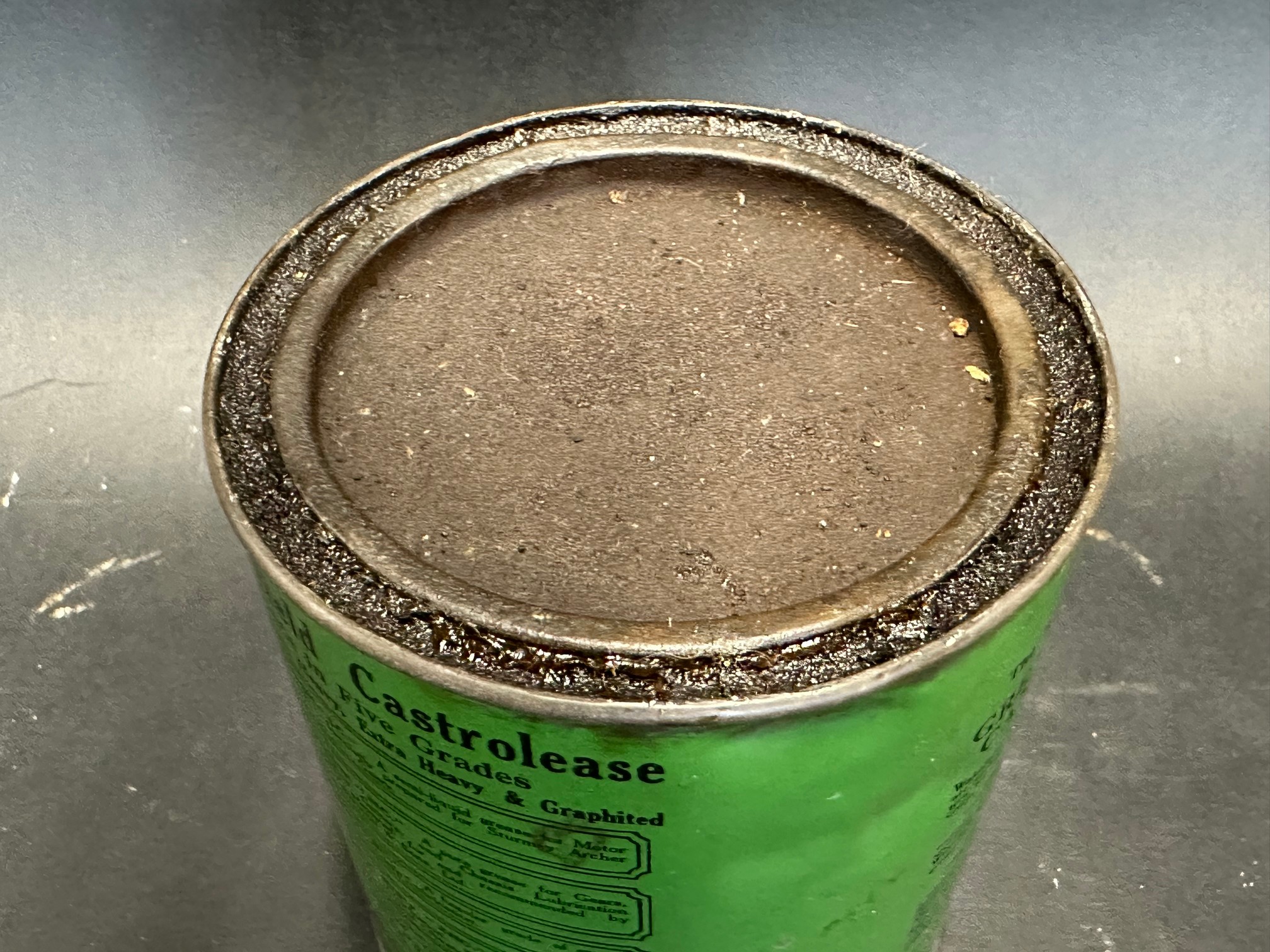 A Wakefield Castrolease 2lb grease tin. - Image 3 of 4