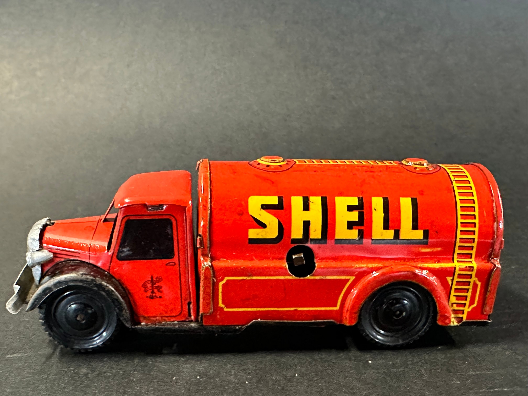 A Shell penny toy tinplate clockwork tanker. - Image 3 of 5
