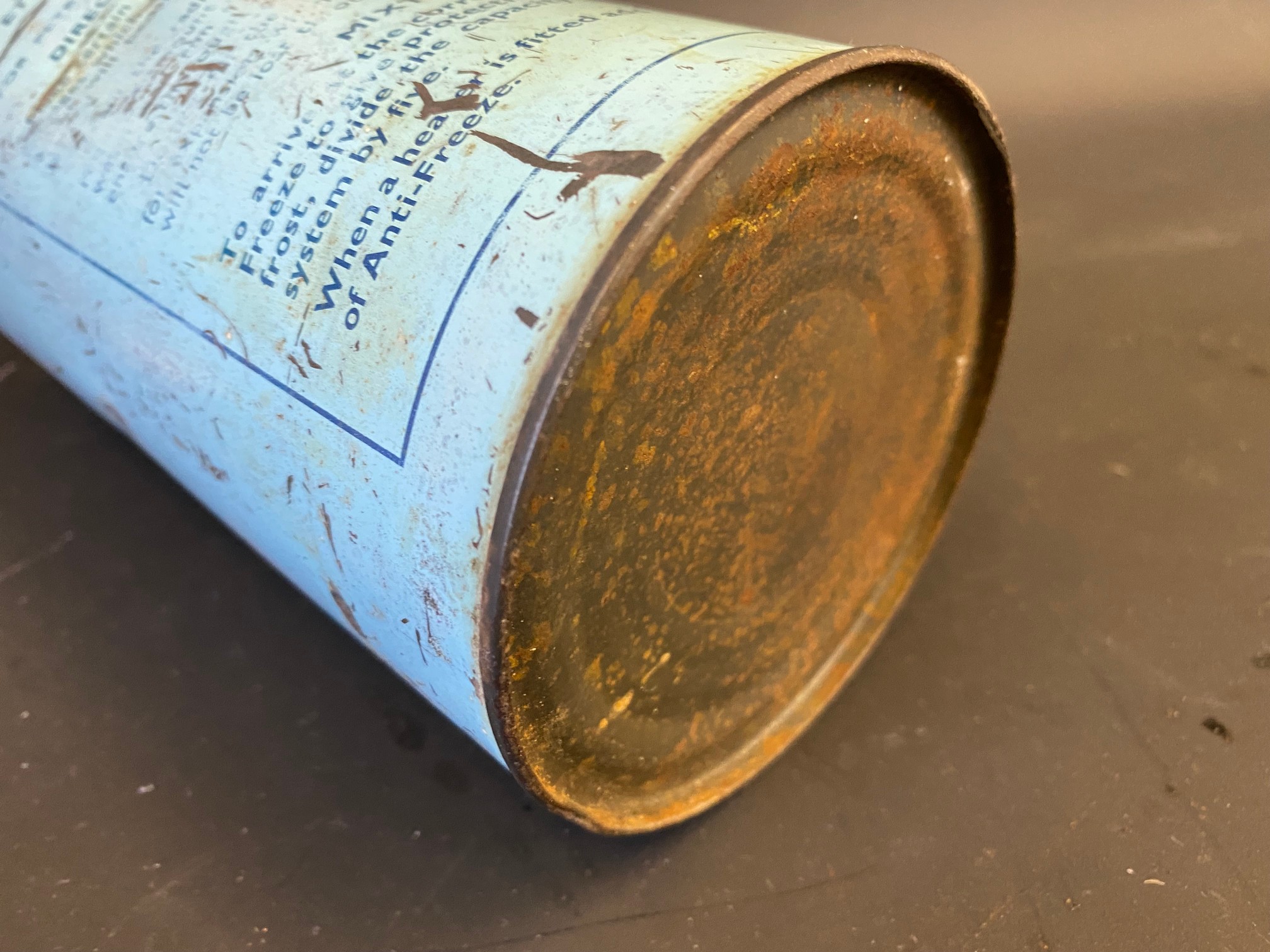 A rarely seen Royal Snowdrift Anti-Freeze cylindrical quart can. - Image 4 of 4