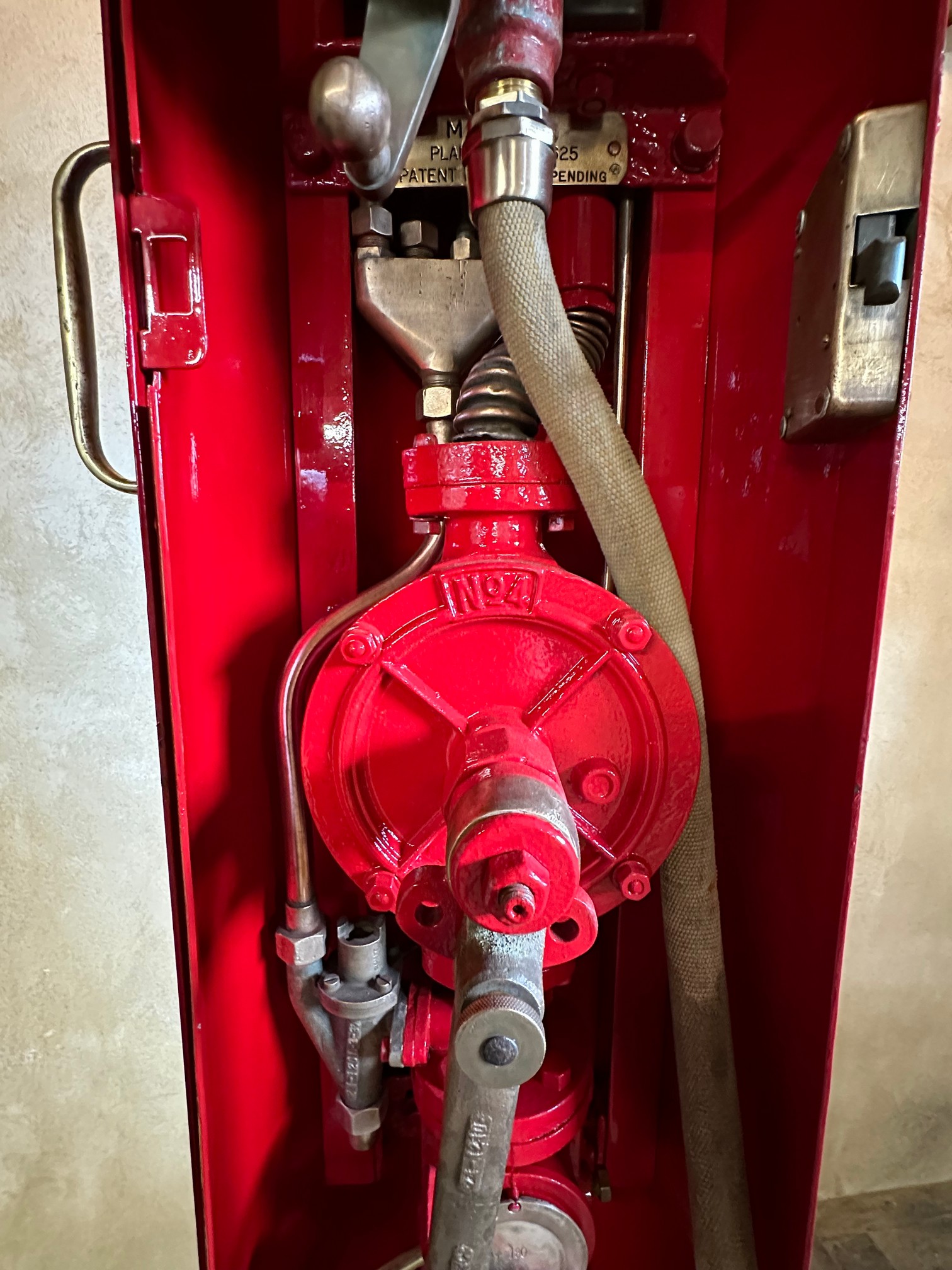 A 1925 Shell Mk. 3C octagonal based petrol pump, well restored in Shell livery, with hose and - Image 6 of 8