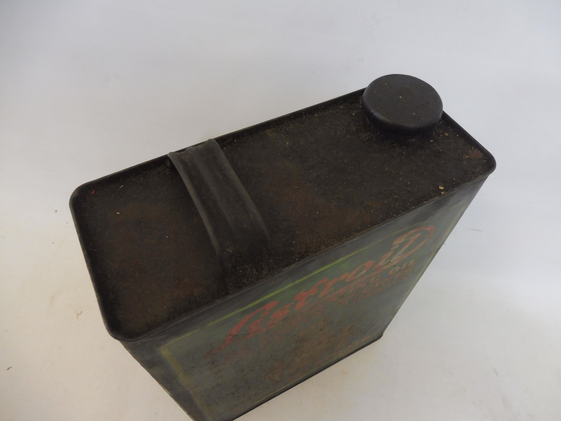 A Listroil Lubricating Oil gallon can with an image of a stationary engine to both sides. - Image 3 of 4