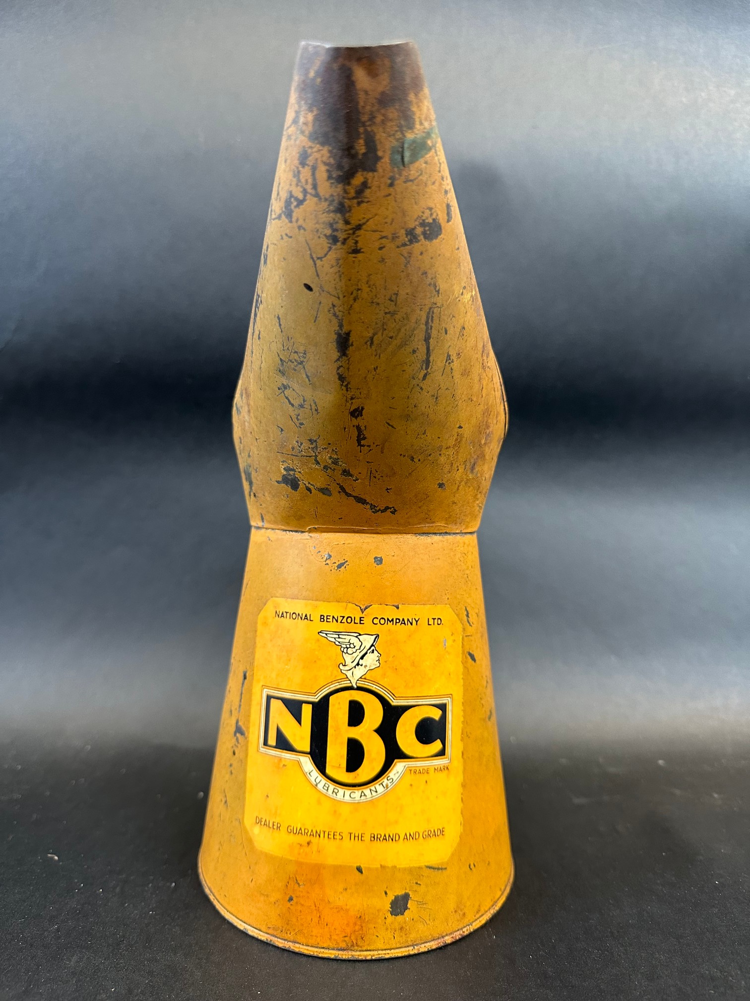 An NBC quart measure, with a good decal, dated 1955. - Image 2 of 6