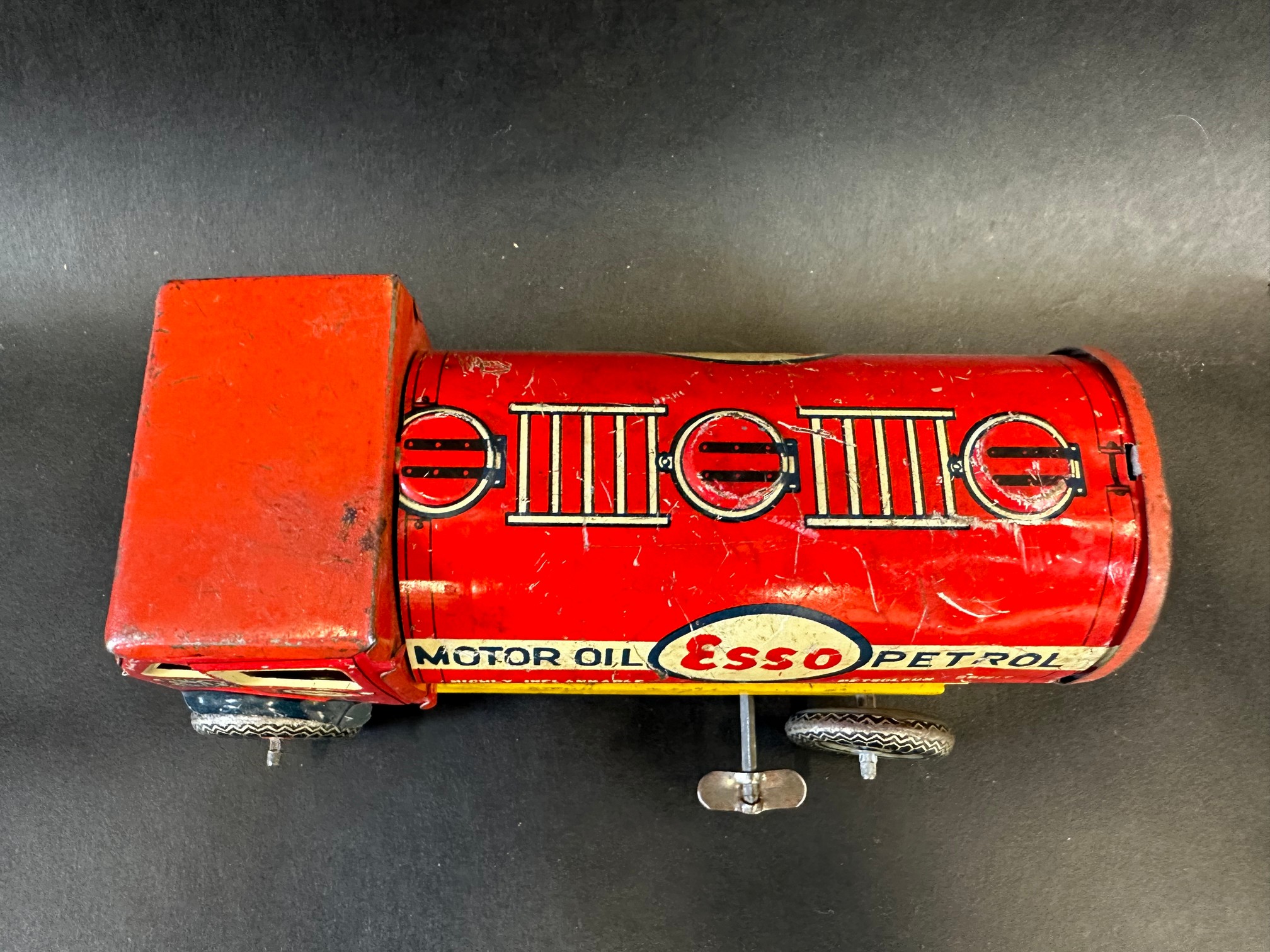 A Mettoy clockwork tinplate model of an Esso petrol tanker. - Image 3 of 5