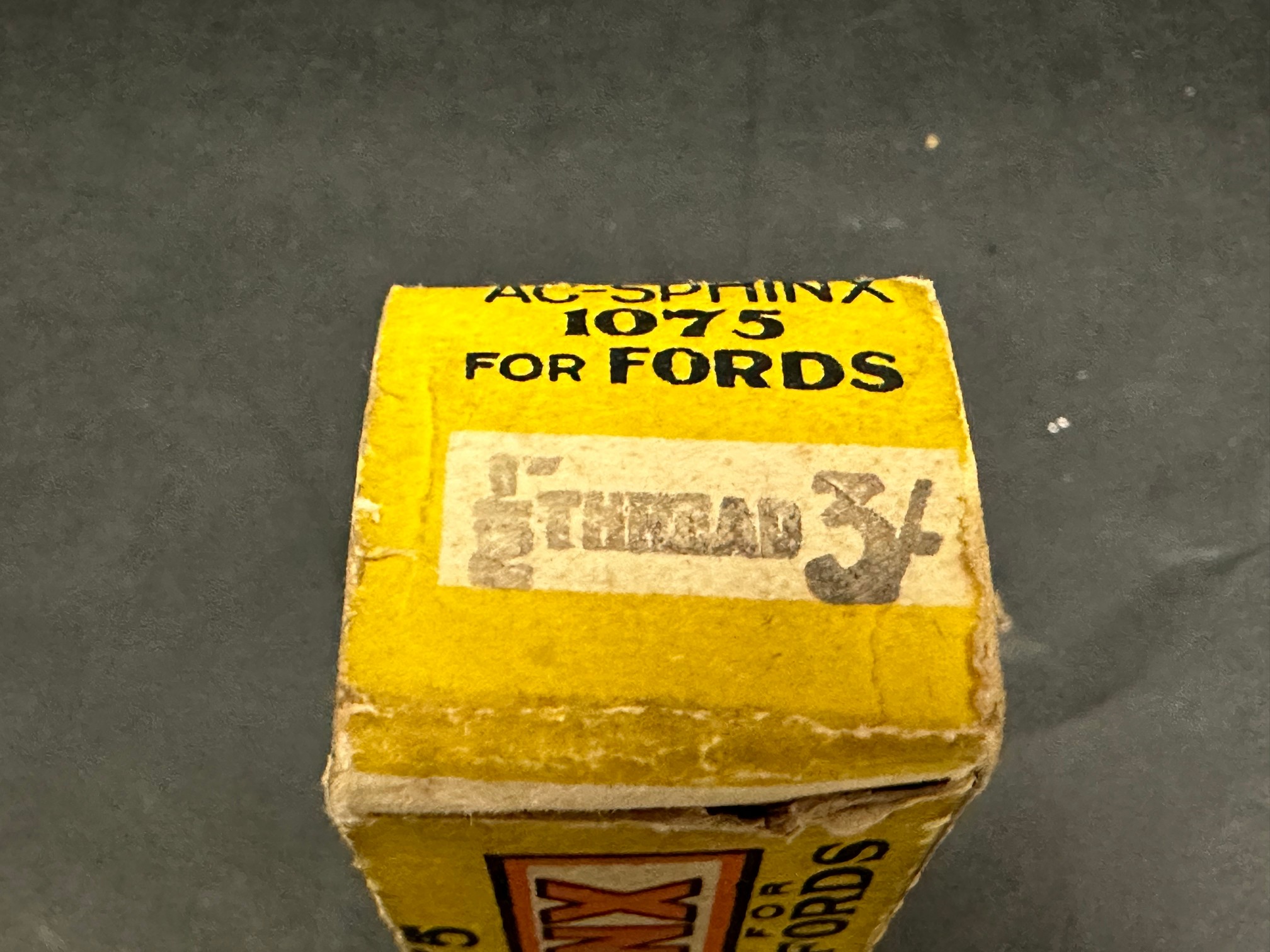 A boxed AC Sphinx Plug for Fords, no. 1075. - Image 3 of 3