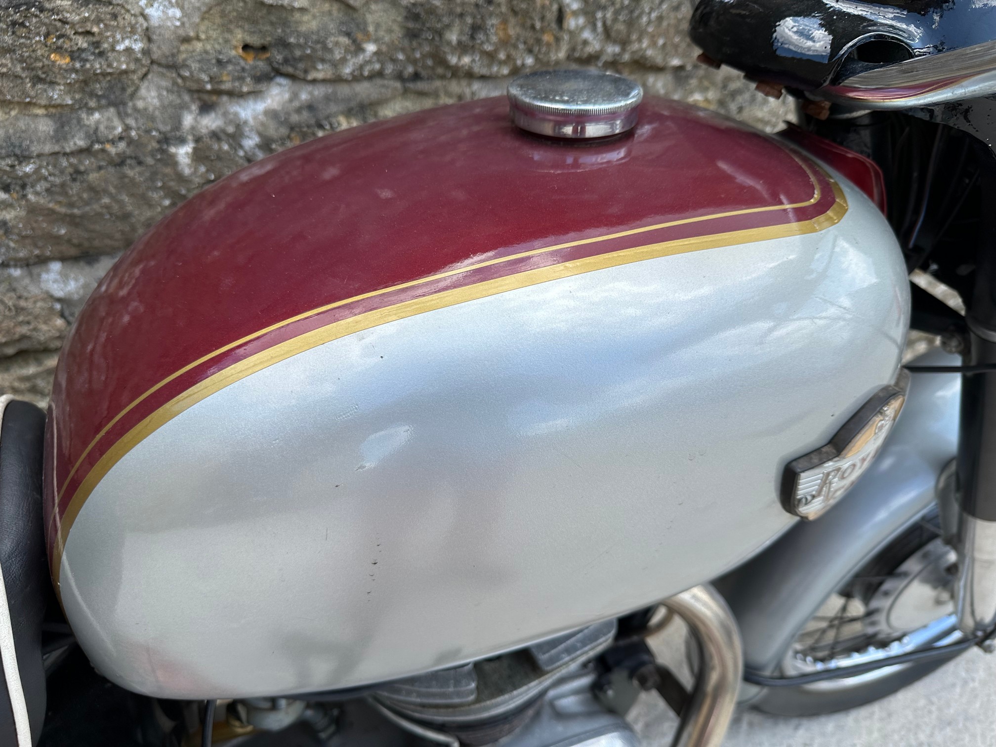 1960 (Declared) Royal Enfield 250cc Reg. no. 186 XUH Frame no. 14569 Engine no. SR7257 - Image 6 of 14