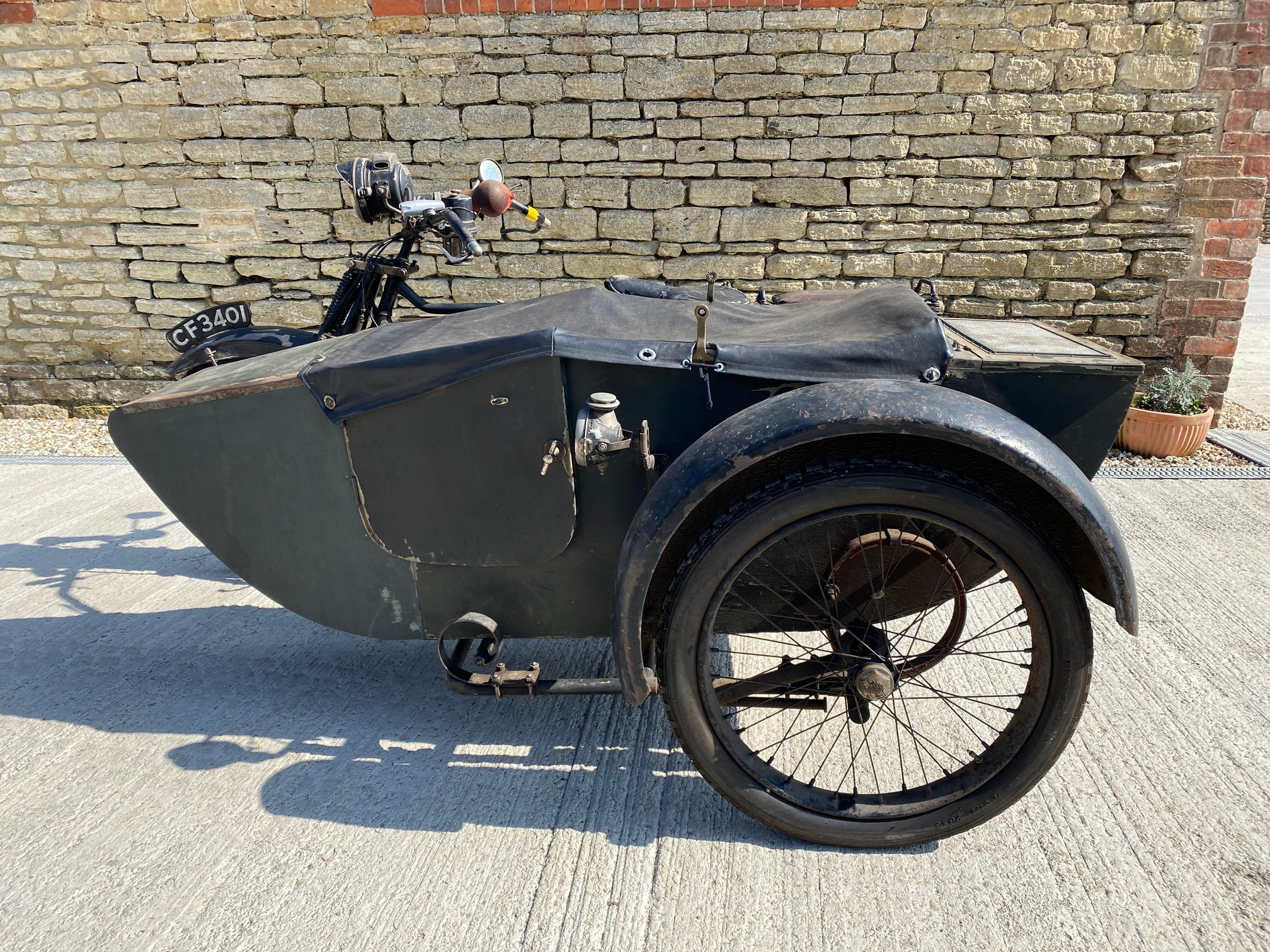 1922 Royal Enfield 180 V-Twin 976cc Combination plus trailer Reg. no. CF 3401 Frame no. 18794 - Image 6 of 17