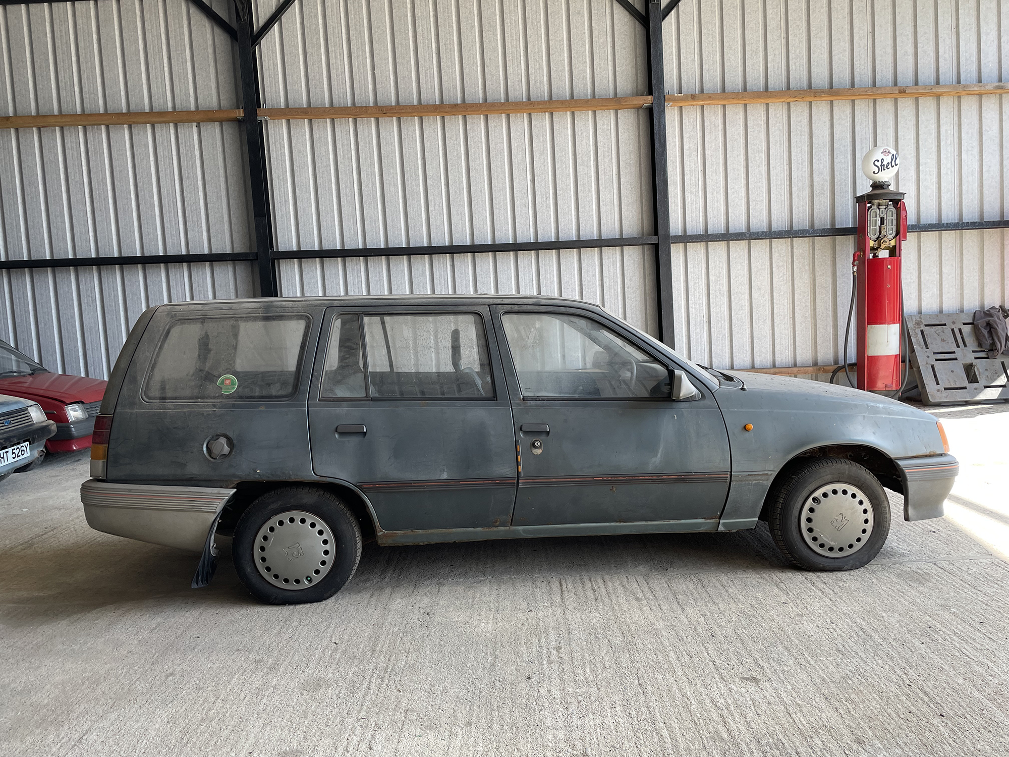 1986 Vauxhall Astra Estate Reg. no. C756 WDG Chassis no. W0L0004662557458 - Image 4 of 14