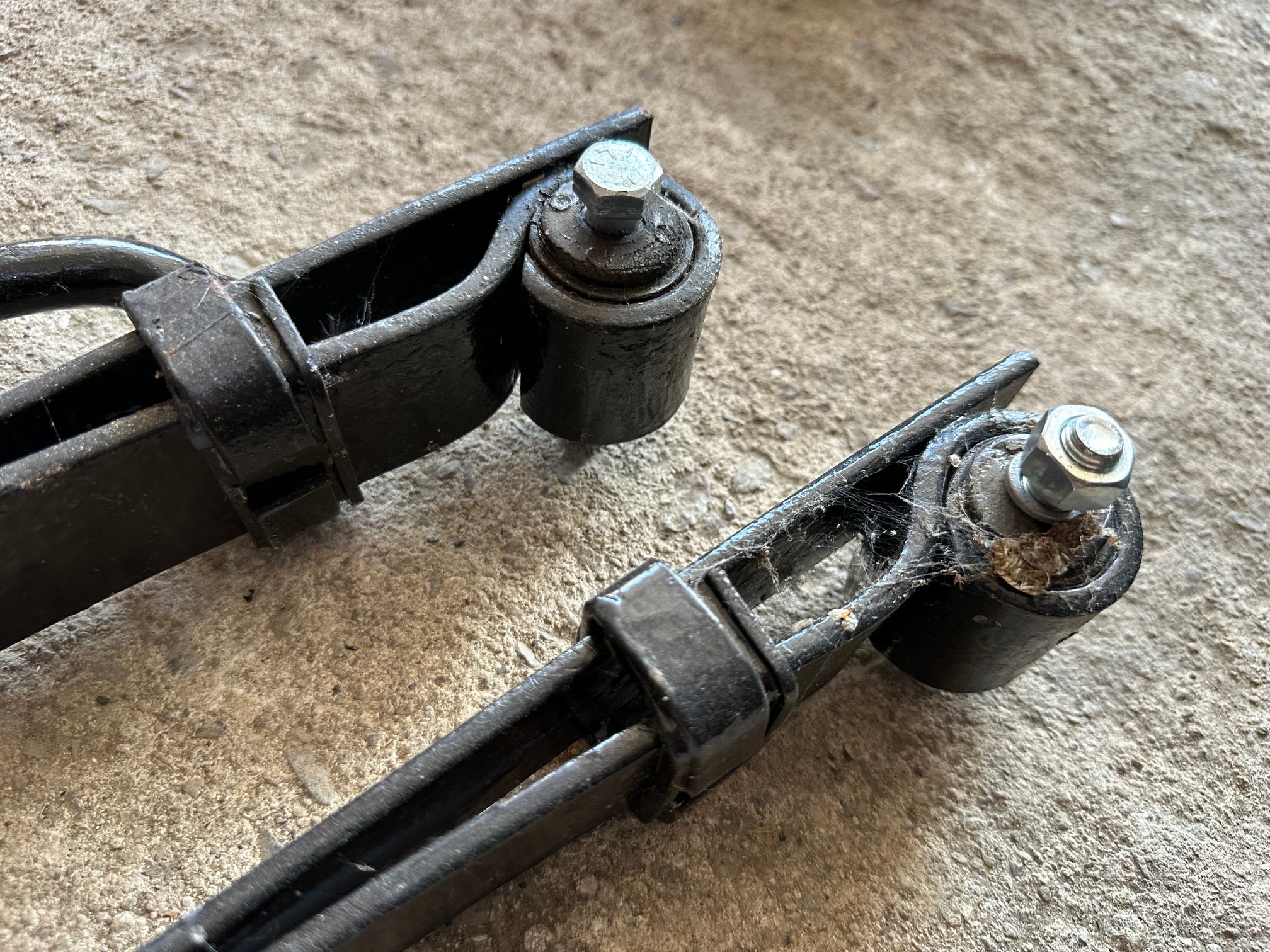 MGB rear springs and anti-roll bar. - Image 4 of 4